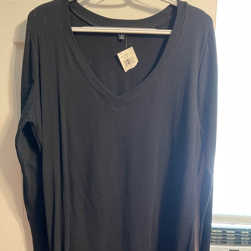 Ambiance Black V Neck Long Sleeve Top
NWT Size 3X
ARMPIT TO ARMPIT 22